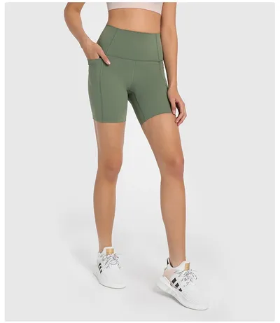 Women's Sports Short-length Shorts
