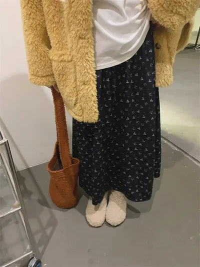 All-match And Sweet Velvet Elastic Waist Floral Skirt