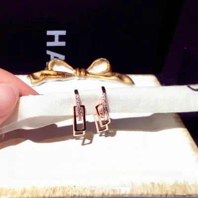 Fashion Personalized And Temperamental Earrings Women