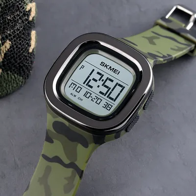 ساعة رياضية إلكترونية مربعة الشكل للرجال، عصرية وعصرية.