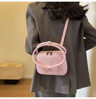 حقيبة كتف نسائية أنيقة مزينة بفيونكة