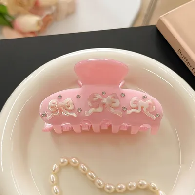 مشبك شعر بري ذو طابع مزاجي
