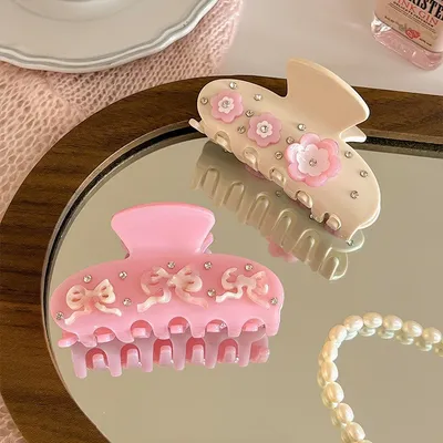 مشبك شعر بري ذو طابع مزاجي