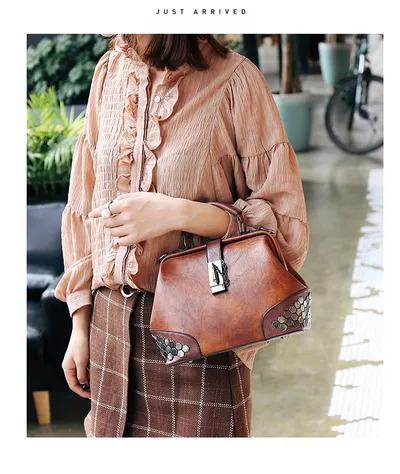 Women Handbag Leather Small Doctor Bag Women Shoulder Bag Female Crossbody Handbag Lock Chain Rivets Girls Vintage Women Bags