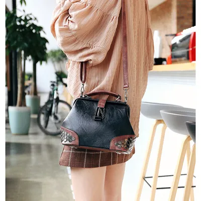 Women Handbag Leather Small Doctor Bag Women Shoulder Bag Female Crossbody Handbag Lock Chain Rivets Girls Vintage Women Bags