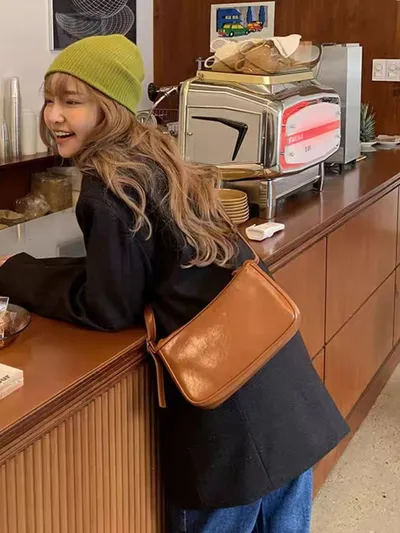 حقيبة باغيت كلاسيكية، حقيبة كتف صيفية عصرية وعملية