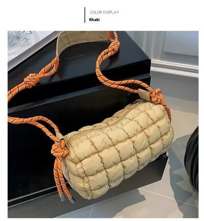 جاكيت قطني مطرز بخيوط ماسية على شكل سحابة، قابل للتخصيص، بكتف واحد مطوي