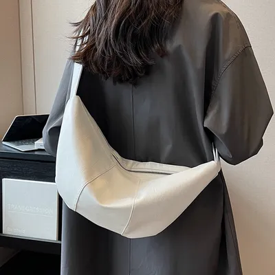 حقيبة زلابية كبيرة الحجم بتصميم عصري