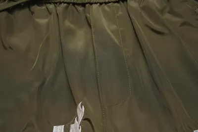 شورتات كرة سلة رجالية مزينة بحروف مطرزة