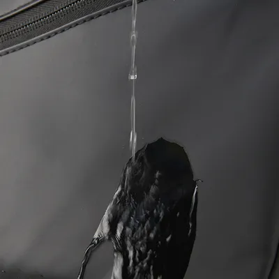 حقيبة ظهر مثلثة الشكل مقاومة للسرقة، مناسبة للاستخدام اليومي، حقيبة ظهر صغيرة الحجم، حقيبة ظهر أنيقة مناسبة للارتداء اليومي