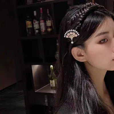 Elegant Pearl Antique Style Fan Hair Clip