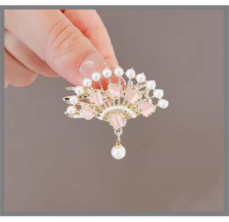 Elegant Pearl Antique Style Fan Hair Clip