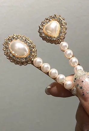 مشبك شعر لؤلؤي بتصميم كلاسيكي