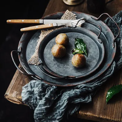 Hui Mart Distressed Photo Props Round Iron With Handle Storage Tray Bread Plate Tray Home Decoration