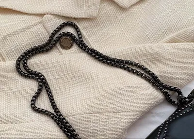 حقائب كروس صغيرة مزينة بسلسلة برشام للنساء