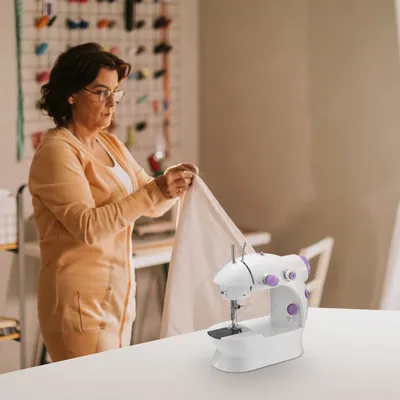 1Pc Electric Sewing Machine For Mothers' Day Gift Portable 2 Speed Overlock Foot With Foot Pedal LED Light