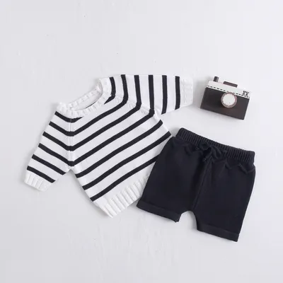 Two-piece baby knitted sweater shorts