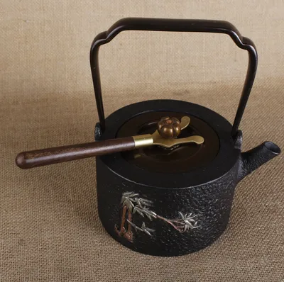 Iron kettle fork