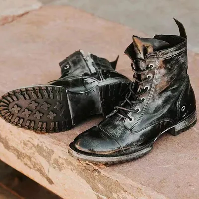 Men's low-top Martin boots with lace-up front