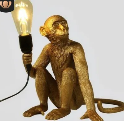 مصباح معلق على شكل قرد من الراتنج، أسود وأبيض وذهبي، مناسب لغرف المعيشة، وغرف الفنون، وغرف الدراسة، بإضاءة LED براقة.