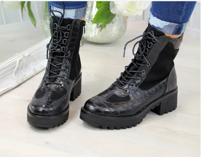 New mid-heel and square-heel lace-up low-top Martin boots
