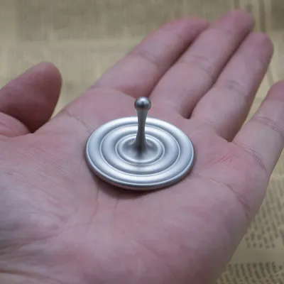 Water Drop Hand Twist Spot Metal Desktop Gyro