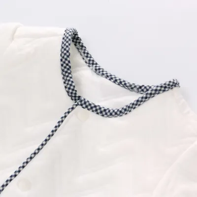 ملابس الأطفال والأطفال