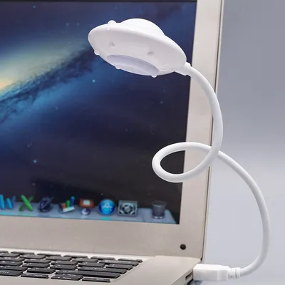 مصباح ليلي يعمل بمنفذ USB على شكل طبق طائر
