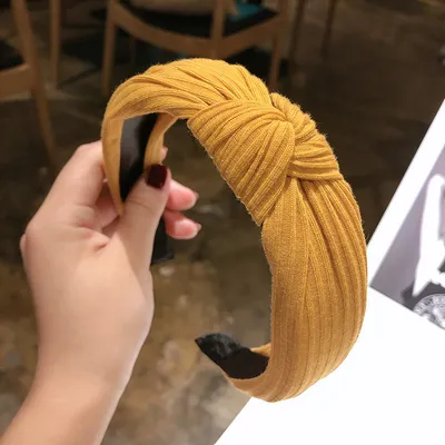 Pure yellow