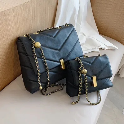 Textured chain shoulder bag
