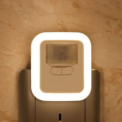 Body sensor toilet night light