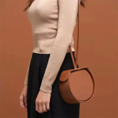 حقيبة كتف قطرية محمولة برباط