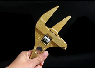 Light movable wrench