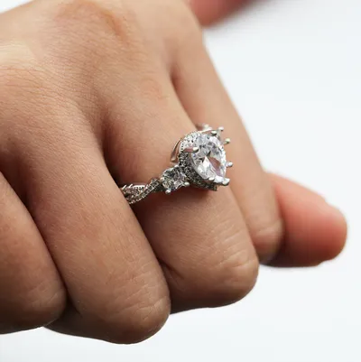 Creative drop-shaped plated ladies zircon ring fashion jewelry