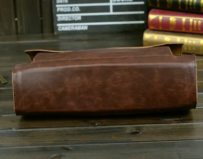 Shoulder slung computer briefcase