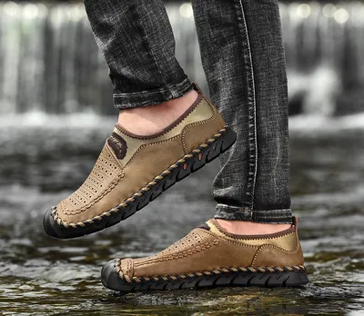Breathable hiking shoes