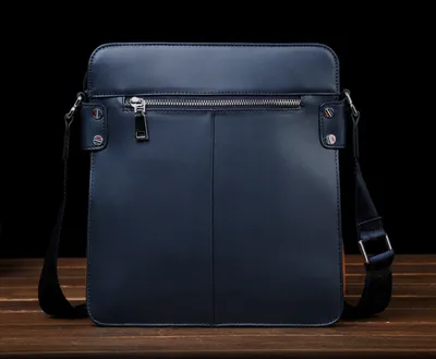 Shoulder bag slung leisure bag