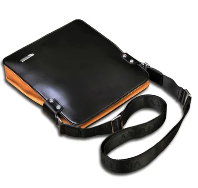 Shoulder bag slung leisure bag