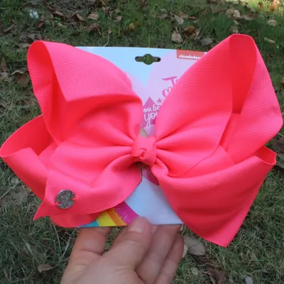 Oversized bow hair clip