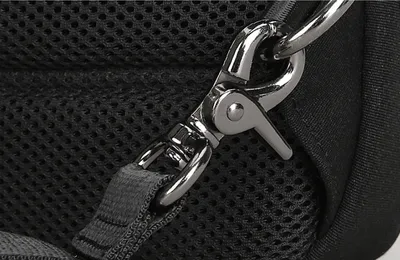 حقيبة صدرية مضادة للسرقة للرجال مزودة بمنفذ USB