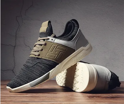 Men's sports shoes