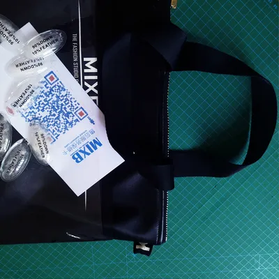 Portable men's shoulder messenger bag