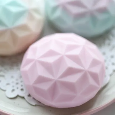 Silicone cake mould