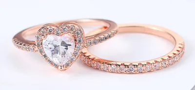 Classic women's heart-shaped ring