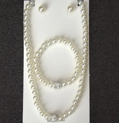 Pearl necklace