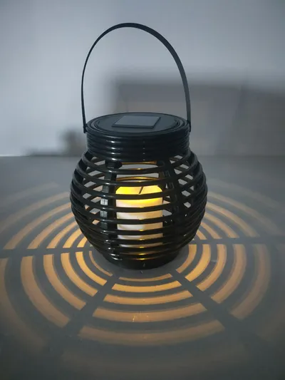 ضوء شمعة الراتان الشمسية LED