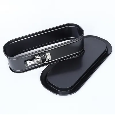 Oval cake mold with lock