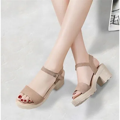 Women's sandals with buckle in platform