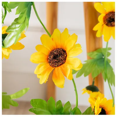 Fake Silk Sunflower Decoration with Green Leaves