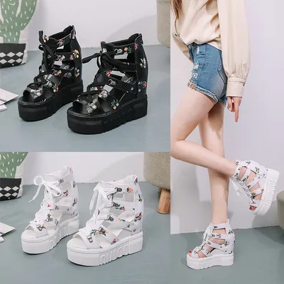 Women's shoes with cross straps